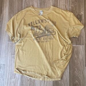 VTG Yellowstone Graphic Wolf Tee
